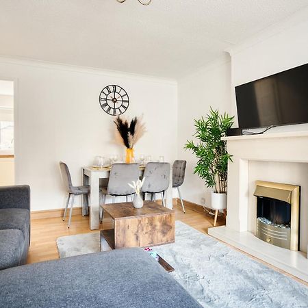 Liverpool Home With Free Parking West Derby Eksteriør bilde
